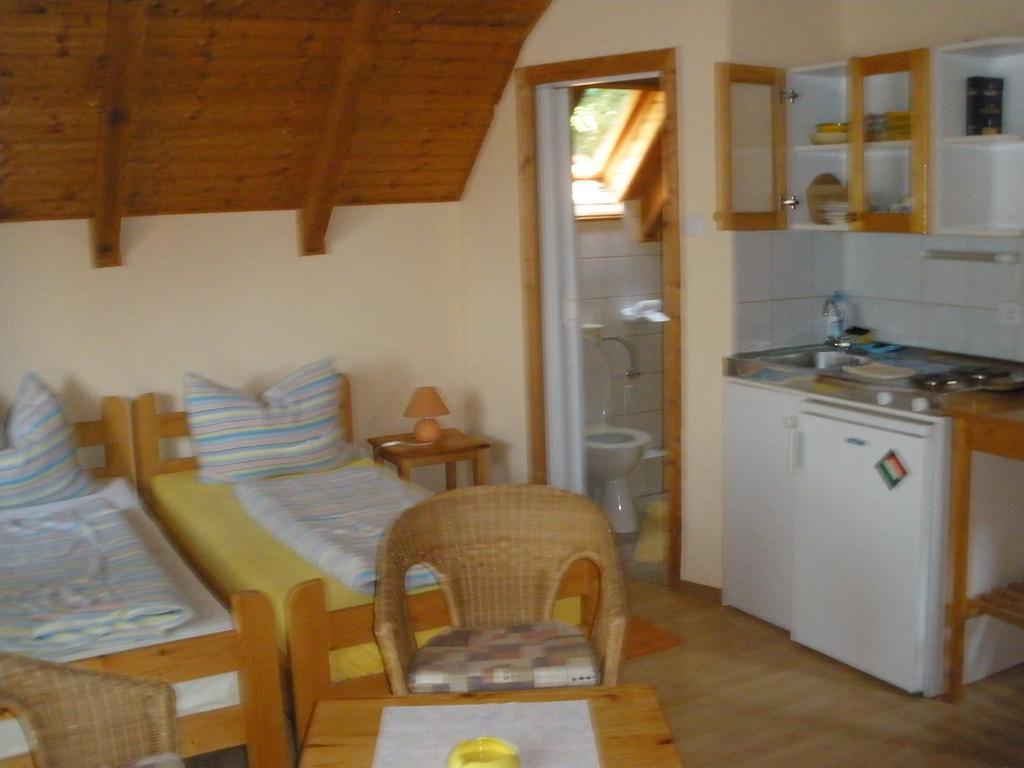 Mirtill Apartmanház Hévíz Quarto foto